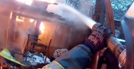 BORBA SA VATROM IZ PRVOG LICA! Nevjerovatni snimci ruskih vatrogasaca! /VIDEO/
