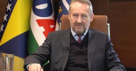 "SDA je preživjela odlazak Alije Izetbegovića, preživjet će i ako ode Zvizdić"