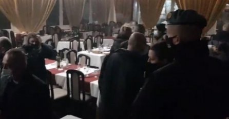 POLICIJA POJAČALA KONTROLU: U sarajevskom restoranu naguralo se 238 ljudi, a onda su 'uletjeli' inspektori...