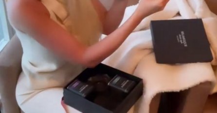 JELENA KARLEUŠA STIGLA U ISTANBUL KOD SUPRUGA DUŠKA TOŠIĆA: Odmah objavila sliku, POGLEDAJTE POKLON KOJI JE DOBILA