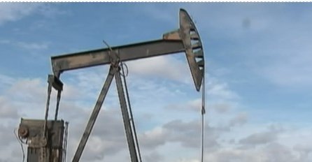 Veći američki vojni konvoj s oružjem i opremom ušao je na prostor sirijskog istočnog naftnog polja al-Omar