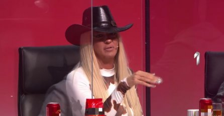 "TI SI NIŠTA", KARLEUŠA BRUTALNO ISPROZIVALA KANDIDATA: "Autobusdžije pjevaju bolje od tebe", SVI SKOČILI (VIDEO)