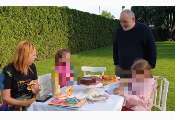 2468819-screenshot-19-censored-ff