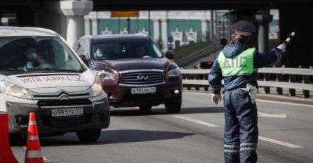 TEŠKA SAOBRAĆAJNA NESREĆA, IMA MRTVIH: Sudar voza i automobila u Rusiji