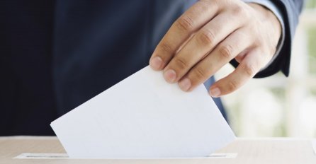 Izborni proces teče bez problema: Do 16 sati glasalo 38,9 posto birača u Srebrenici