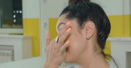 TANJA SAVIĆ SA SINOVIMA STIGLA U SRBIJU, pogledajte reakciju dječaka na aerodromu: Pjevačica otkrila šta su joj sinovi rekli KAD SU JE  UGLEDALI (FOTO)