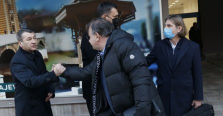 Nikšić: Pripremljen nacrt zakona o pomoći građanima Srebrenice