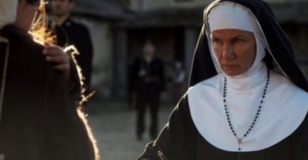 GLUMI ČASNU SESTRU U FILMU "DARA IZ JASENOVCA": Ova glumica je zanosna plavuša, evo kako izgleda bez odore