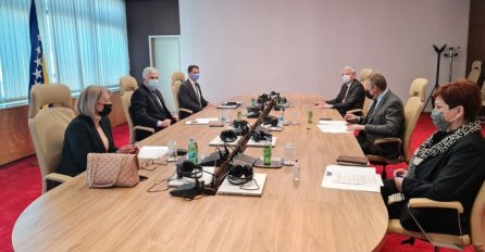 POČEO SASTANAK IZETBEGOVIĆA I ČOVIĆA: U fokus usvajanje europskog Izbornog zakona