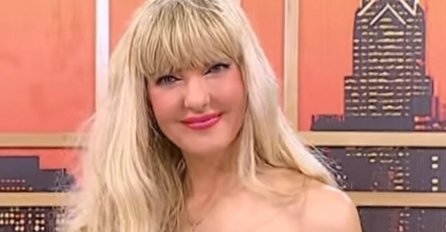 JAMI JE SVOJE LICE UPROPASTILA BOTOKSOM, a čekajte da vidite NJENU KĆERKU: Bila je fatalna plavuša, a sad se ofarbala u CRNO - A TEK NJENO LICE... (FOTO)