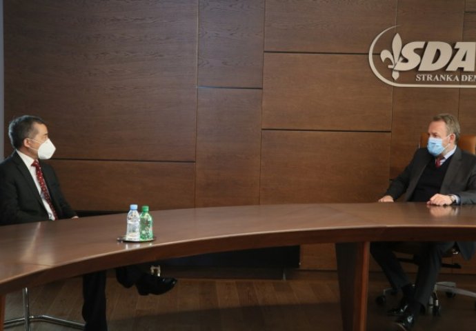Izetbegović primio ambasadora Jia Pinga: Nabavka vakcina u fokusu razgovora