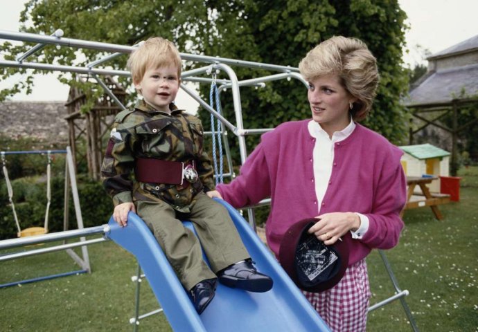 Princeza Diana rekla je nešto dirljivo o svom najmlađem sinu, princu Harryju, prije nego što je umrla!