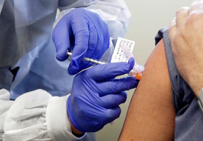 Deset posto odrasle populacije u SAD-u potpuno vakcinisano protiv koronavirusa!