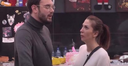 TOMA PANIĆ NAPUSTIO NADEŽDU I SINA, POZNATO JE GDJE SAD ŽIVI: A evo šta se dešava u kući pjevačice, NJENA MAJKA JE ...