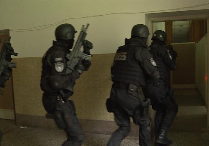 SIPA uhapsila policijskog službenika, poznat razlog hapšenja!