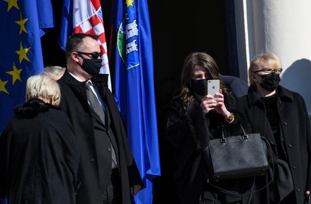 64d24f97-0cd0-4286-90b2-e52699271111