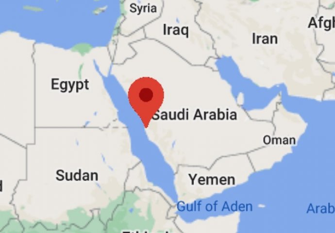 Jemenski Houthiji izveli raketni napad na saudijsku naftnu infrastrukturu u luci Jeddah na obali Crvenog mora