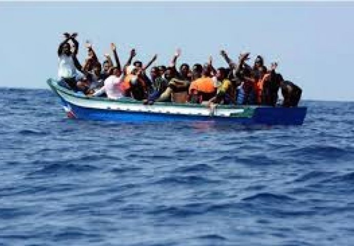 20 migranata preminulo nakon što su bačeni u more kod Džibutija