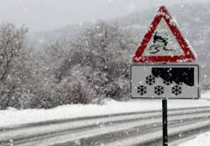 Upozorenje vozačima na snijeg i jak vjetar