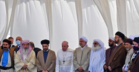 Papa Franjo u Uru pozvao na mir i bratstvo među religijama
