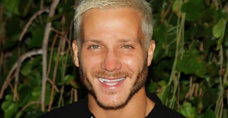 SADA ZNAMO NA KOGA LIČI: Saša Kovačević objavio fotogorafiju sa majkom, FANOVI ODUŠEVLJENI NJENIM IZGLEDOM 