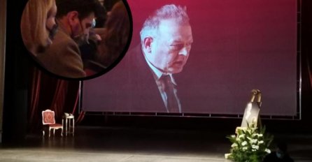 JECAJ SE PROLOMIO SALOM, EVO KO JE GLASNO ZAPLAKAO NA KOMEMORACIJI BORISU: Nije mogao da se suzdrži