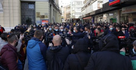 U Sarajevu mirni protesti povodom najavljenog lockdowna