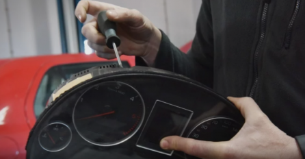 Urnebesan oglas proširio se društvenim mrežama, biste li nazvali broj?