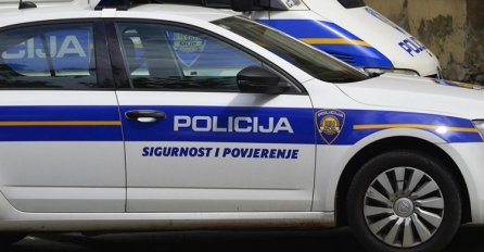 BEZ VOZAČKE DOZVOLE: Pijan vozilom uletio u školsko dvorište