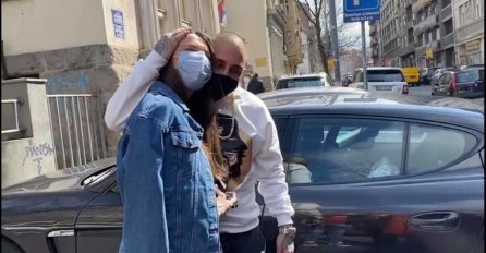 PLAVA KOSA, SREĐENA TIP-TOP! MAJKA VUKA MOBA DANAS USLIKANA ISPRED PORODILIŠTA: A tek da čujete šta je rekla o SNAJKI OLIVERI