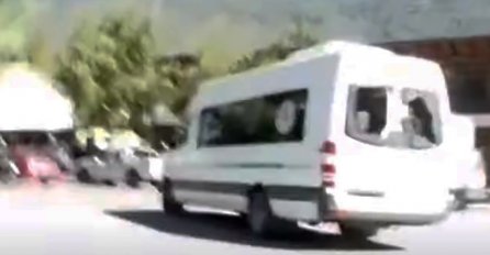 Ljutiti građani kamenjem gađali auto argentinskog predsjednika