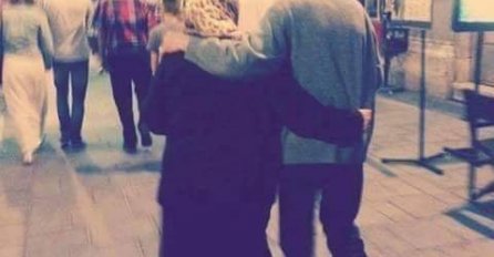 PRIČA: Nana i dedo sjede pod trešnjom