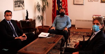 Održan hitan sastanak Nermina Nikšića, Predraga Kojovića i Elmedina Konakovića
