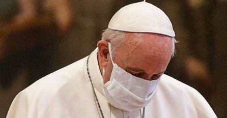 Papa: Klečim na ulicama Mjanmara i govorim - zaustavite nasilje