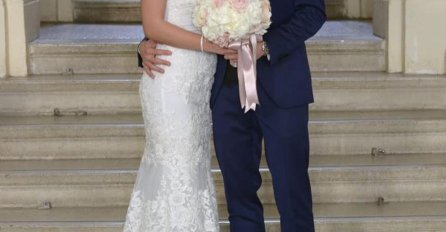 MISLAV ORŠIĆ VEČERAS JE JUNAK DINAMA, A EVO KO JE NJEGOVA SUPRUGA: Imaju dva sina, kažu da ODAVNO LJEPŠU ŽENU NISU VIDJELI (FOTO)