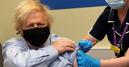 Boris Johnson primio AstraZenecu
