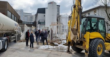 Direktorica KCUS-a se oglasila na društvenim mrežama: Pripremni radovi za postavljanje još jednog silosa za kiseonik su počeli