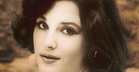 SLIKA IZ 1991. GODINE, ZNATE LI KO JE ŽENA SA SLIKE?: Sumnjamo da ćete POGODITI, danas jedna od napopularnijih žena u Srbiji 