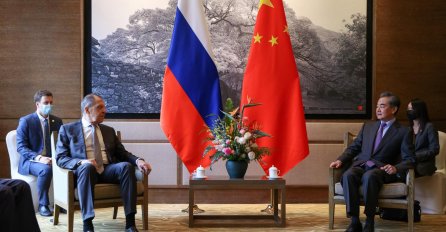 OVO JE NAJVAŽNIJI POSJET LAVROVA PEKINGU DO SAD: Kinezi su još u šoku nakon Anchoragea i spremniji su no ikad razgovarati o potrebi udaljavanja od američkog dolara