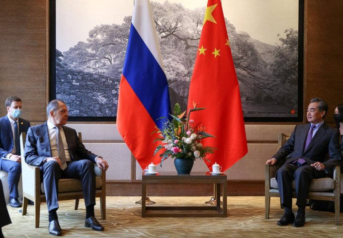 OVO JE NAJVAŽNIJI POSJET LAVROVA PEKINGU DO SAD: Kinezi su još u šoku nakon Anchoragea i spremniji su no ikad razgovarati o potrebi udaljavanja od američkog dolara