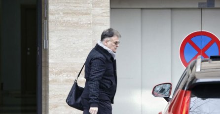 LEDEN POGLED! PRVE SLIKE BRANISLAVA LEČIĆA NAKON OPTUŽBI: Izašao je iz stana i evo gdje se zaputio (FOTO)