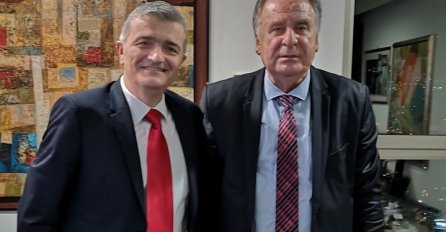 MANDIĆ NA FACEBOKU: "Dragi druže Bogićeviću, zbog jednog Srđana si danas odustao. Ovaj Srđan te moli da ostaneš"