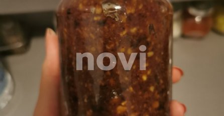 Kad god mi padne imunitet, mama mi napravi ovu smjesu u teglu: Uzimajte prije doručka jednu kašiku, jača imuni sistem, poboljšava krvnu sliku