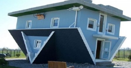 OVA PLAVA KUĆA IZVANA IZGLEDA JAKO ČUDNO, a onda su ušli unutra: Ovo ni u snu nismo očekivali, POGLEDAJTE UNUTRAŠNJOST (FOTO)