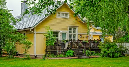 HRVATICA I NJEN MUŽ KUPILI KUĆU NA SELU DA U NJOJ OSTARE: A onda su počeli problemi, "SAKRIO SE ISPOD STOLA, DRHTAO.."