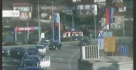 Kolone vozila na graničnim prelazima sa Srbijom: Bh. građani idu na vakcinaciju