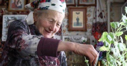 "Vidjela sam moju majku kako prosi na autobuskoj stanici"