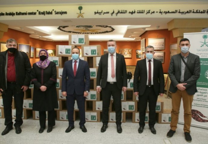 Kraljevina Saudijska Arabija donirala 50 tona hurmi Bosni i Hercegovini