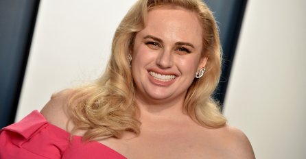 GLUMICA SMRŠALA 30 KG I OBUKLA USKE KOŽNE PANTALONE! Ljudi ne mogu da vjeruju kako sada IZGLEDA poznata PLAVUŠA /FOTO/