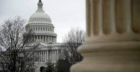 Preminuo policajac nakon iznenadnog napada na sjevernu barikadu Capitola 